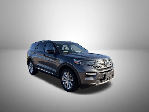 Used 2022 Ford Explorer Limited w/ Equipment Group 301A image 3