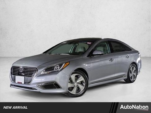 Used 2016 Hyundai Sonata Limited w/ Option Group 02 FWD image 1