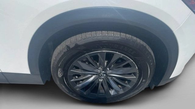 Used 2025 MAZDA CX-70 3.3 Turbo w/ Preferred Package AWD/4WD image 9