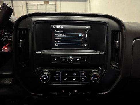 Used 2018 Chevrolet Silverado 1500 Custom w/ Custom Value Package image 21