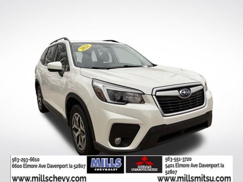 Used 2021 Subaru Forester Premium image 1