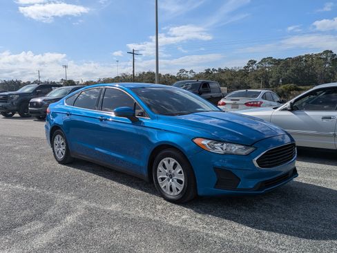 Used 2020 Ford Fusion S FWD image 2
