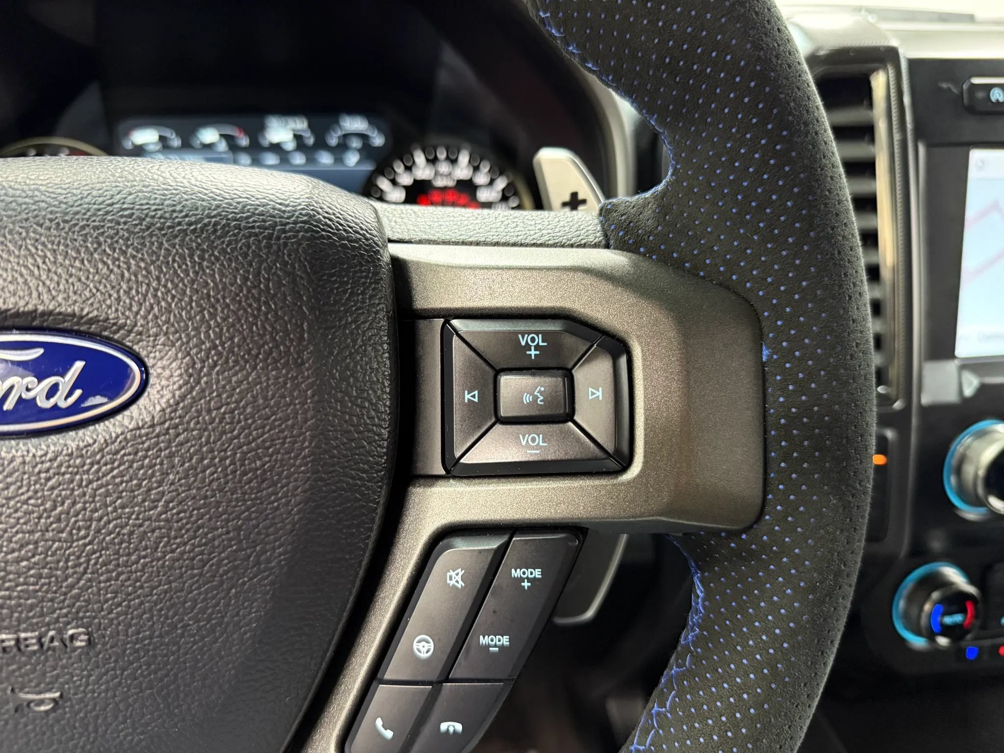 Used 2020 Ford F150 Raptor w/ Equipment Group 802A Luxury AWD/4WD image 30