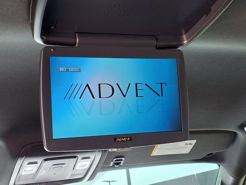 Used 2021 Chevrolet Suburban LS image 15