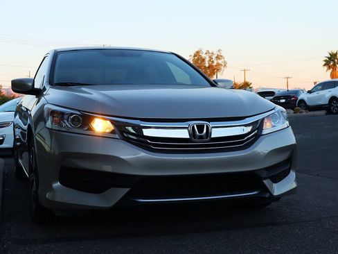 Used 2016 Honda Accord LX image 18