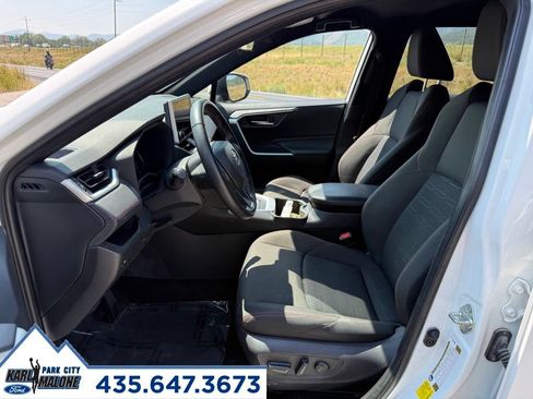 Used 2025 Toyota RAV4 SE AWD/4WD image 13