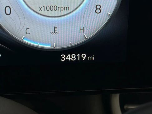 Used 2024 Hyundai Elantra SEL FWD image 29