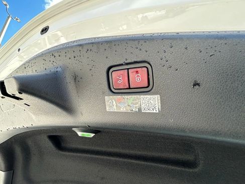 Used 2025 Mercedes-Benz CLE 450 4MATIC Coupe image 35