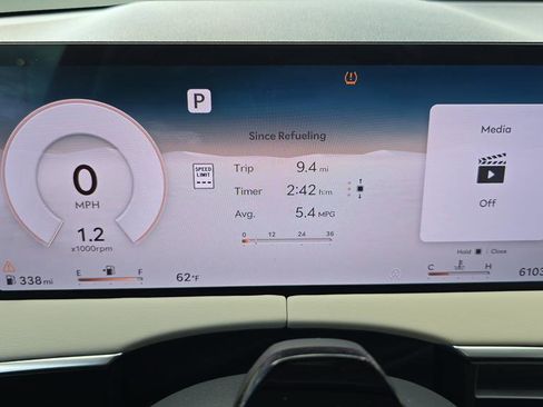 New 2026 Genesis GV70 2.5T Select AWD/4WD image 18