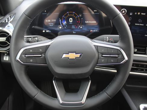 New 2026 Chevrolet Equinox LT w/ Safety and Technology Package FWD image 11
