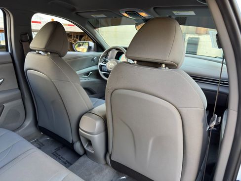 Used 2025 Hyundai Elantra Hybrid FWD image 29