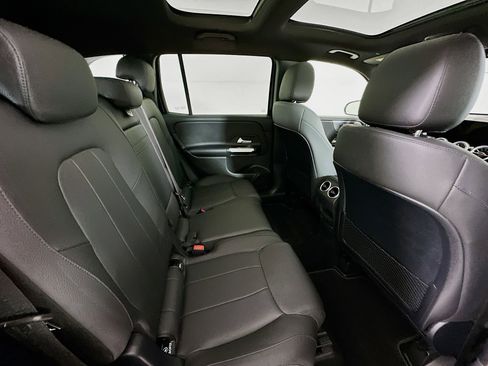 Used 2023 Mercedes-Benz GLB 250 image 27