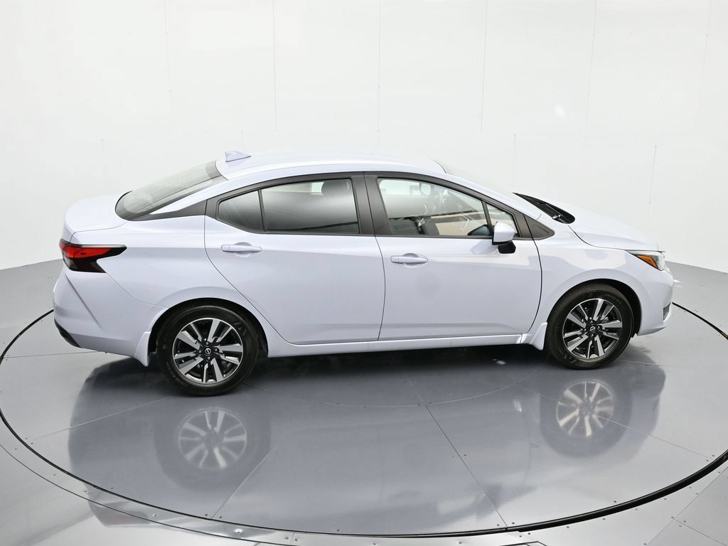 New 2025 Nissan Versa SV w/ Trunk Package FWD image 31