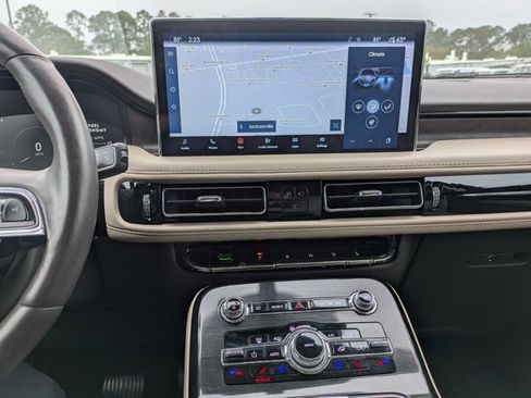 Used 2022 Lincoln Nautilus Reserve image 9