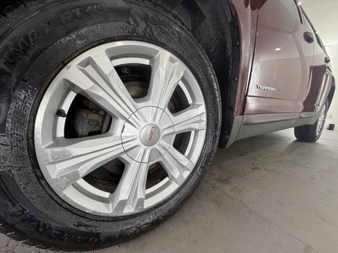 Used 2017 GMC Terrain SLE AWD/4WD image 4
