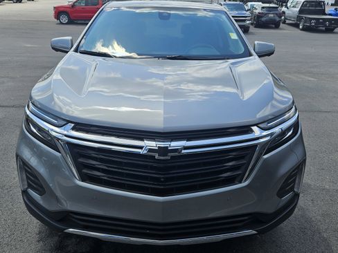 Used 2024 Chevrolet Equinox LT image 3