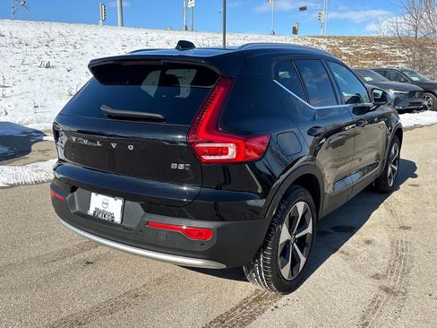 Used 2025 Volvo XC40 B5 Core w/ Protection Package Premier image 4