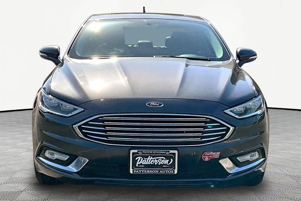 Used 2018 Ford Fusion Energi Titanium FWD image 3