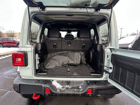 Used 2024 Jeep Wrangler Unlimited Rubicon image 16