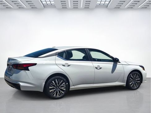 New 2026 Nissan Altima 2.5 SV FWD image 3