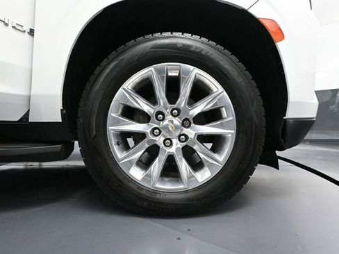 Used 2021 Chevrolet Tahoe Premier w/ Premium Package image 18