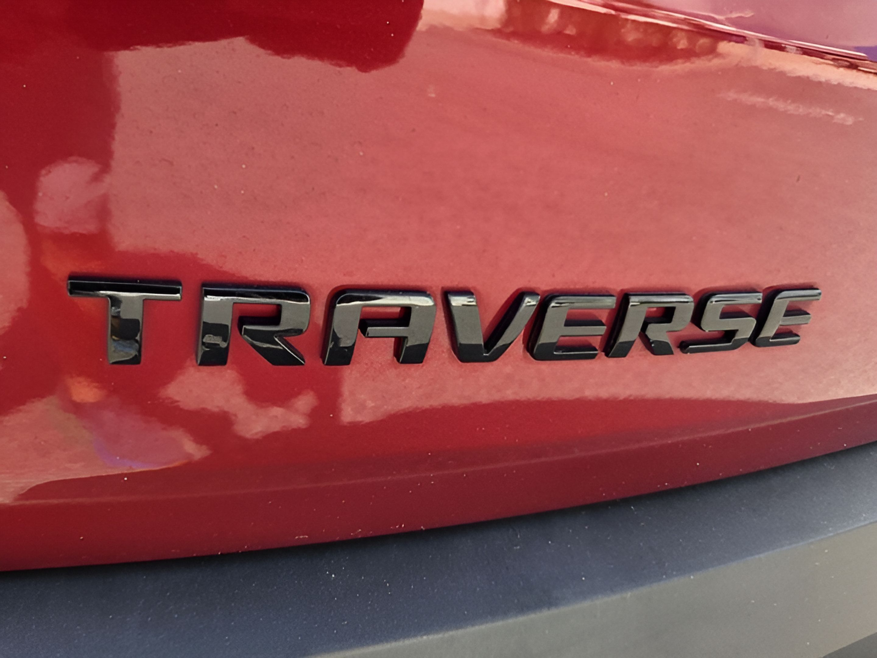 Used 2023 Chevrolet Traverse RS FWD image 32