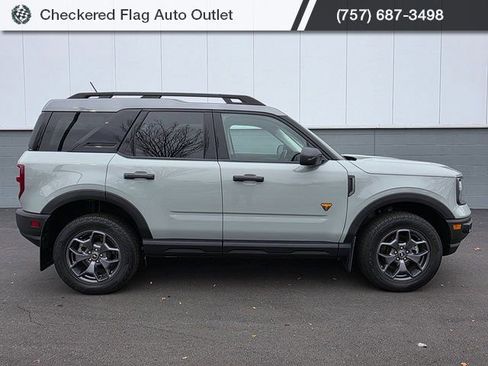 Used 2023 Ford Bronco Sport Badlands image 9