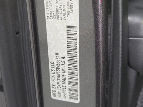 Certified 2025 Jeep Wrangler Sport AWD/4WD image 29