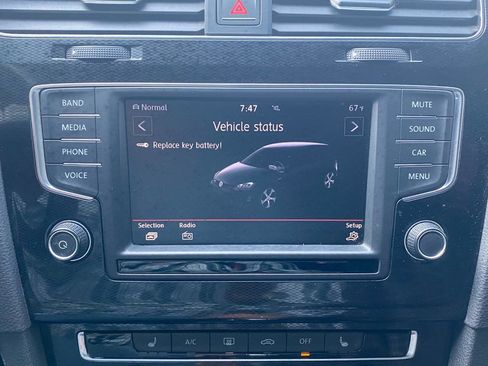 Used 2017 Volkswagen GTI Sport image 32