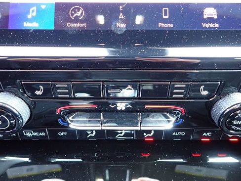 New 2025 Jeep Grand Cherokee L Limited w/ Black Appearance Package image 18