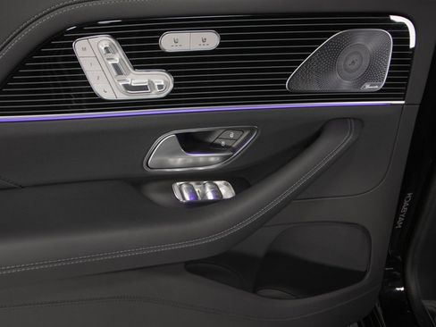 Used 2024 Mercedes-Benz Maybach GLS 600 image 43