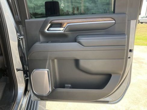 Used 2025 Chevrolet Silverado 3500 High Country w/ High Country Premium Package AWD/4WD image 18