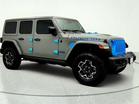 Used 2022 Jeep Wrangler Unlimited Rubicon 4xe w/ Cold Weather Group AWD/4WD image 3