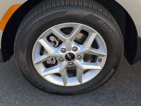 Certified 2025 Kia Soul LX w/ LX Technology Package FWD image 11
