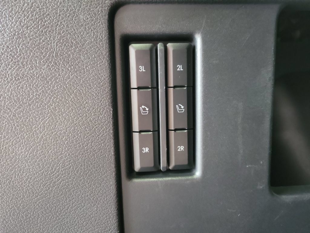 Used 2022 Lincoln Navigator Reserve AWD/4WD image 15