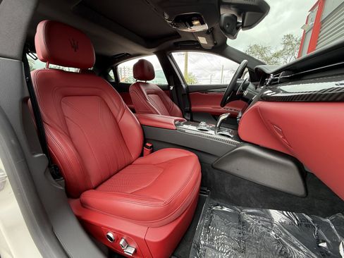 Used 2022 Maserati Quattroporte Modena Q4 image 14