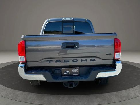 Used 2017 Toyota Tacoma SR5 w/ Tow Package image 5