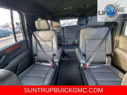 Used 2025 GMC Yukon XL Denali image 17