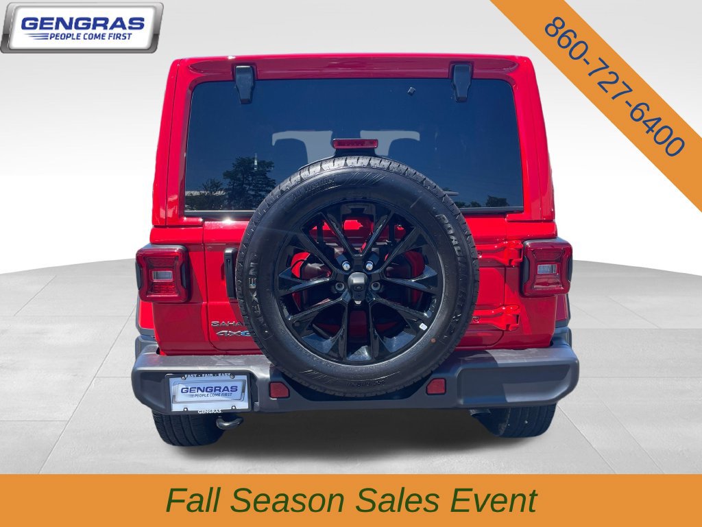 Used 2025 Jeep Wrangler Unlimited Sahara AWD/4WD image 8