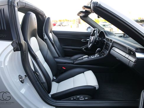 Used 2019 Porsche 911 Targa 4 GTS AWD/4WD image 40