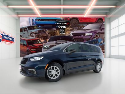 New 2025 Chrysler Pacifica Select