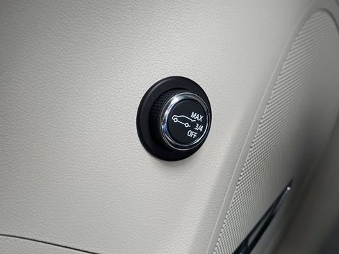Used 2023 Buick Envision Avenir AWD/4WD image 19