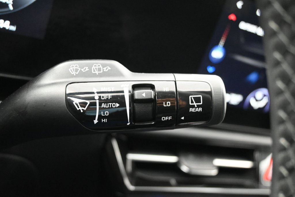 Used 2025 Kia Niro Wind w/ Wind Preserve Package FWD image 15