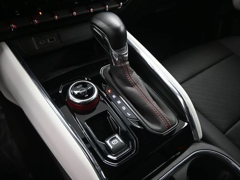 Used 2024 GMC Canyon AT4X image 11