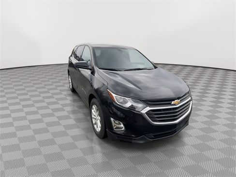 Used 2018 Chevrolet Equinox LT image 2