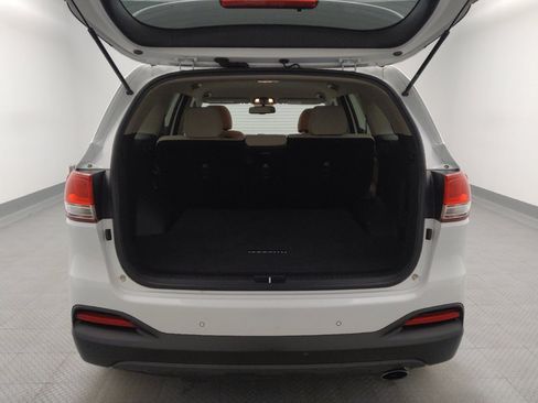 Used 2018 Kia Sorento FWD image 29