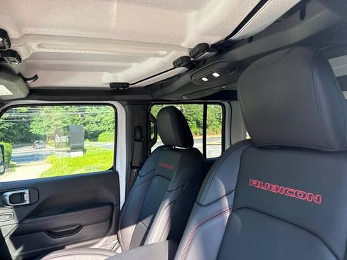 Used 2024 Jeep Wrangler Unlimited Rubicon w/ Safety Group AWD/4WD image 12