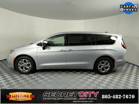 Used 2024 Chrysler Pacifica Limited image 4