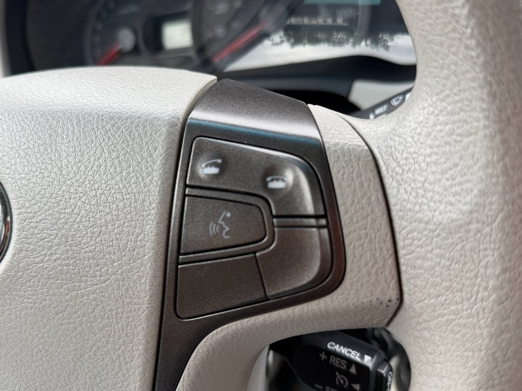 Used 2013 Toyota Sienna LE w/ Towing Pkg AWD/4WD image 25