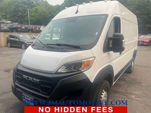 Used 2024 RAM ProMaster 2500 w/ Convenience Group FWD image 1